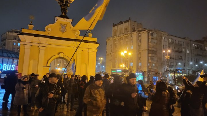 У центрі Києва у Михайлівському соборі провели молебень пам'яті за загиблими Героями Небесної Сотні