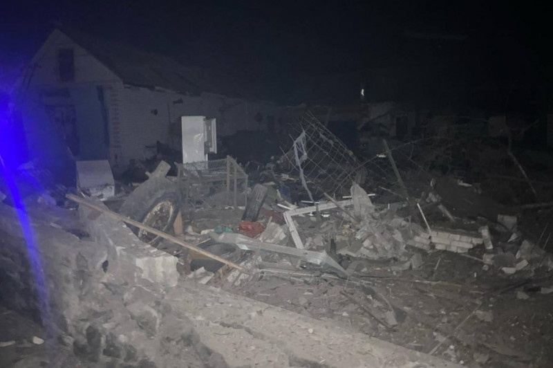 На Київщині внаслідок атаки травмована жінка та пошкоджені будинки