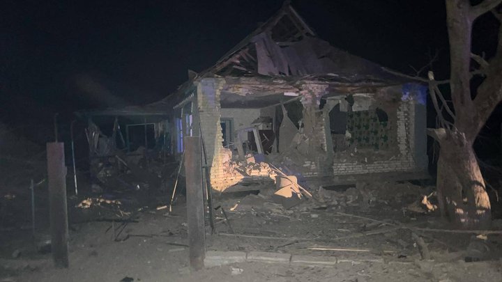 На Київщині внаслідок атаки травмована жінка та пошкоджені будинки