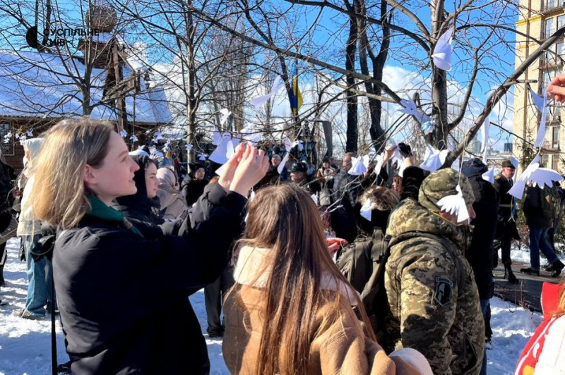 "Щоб розуміли, якою ціною далася свобода": у Києві вшанували Героїв Небесної Сотні