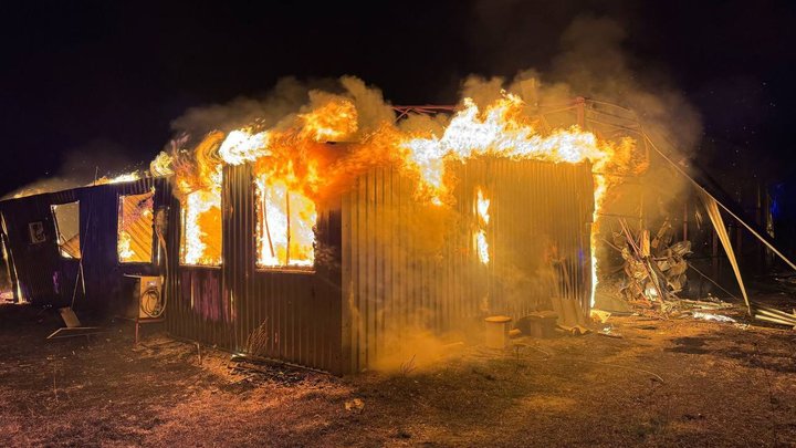 На Київщині горіли склади через атаку російських дронів