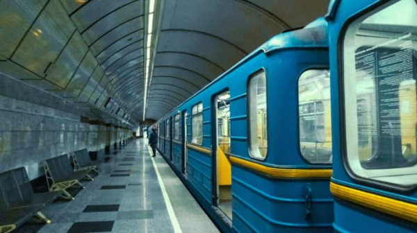 У Києві закрили шість станцій червоної лінії метро через пошкодження колій – КМДА