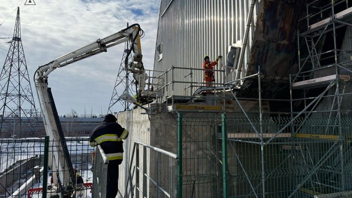 Міжнародні партнери заявили про готовність допомогти полагодити пошкоджене дроном укриття на ЧАЕС — Іщенко