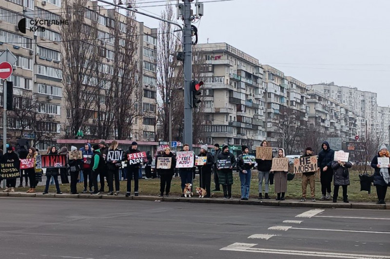 "Мрію почути голос сина та обійняти": у Києві відбулася традиційна акція "Не мовчи, полон вбиває"