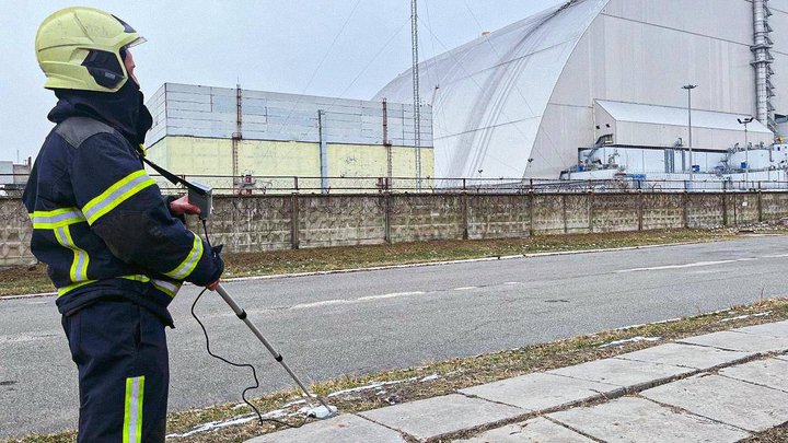 Наслідки атаки на укриття Чорнобильської АЕС ліквідовували майже 500 годин