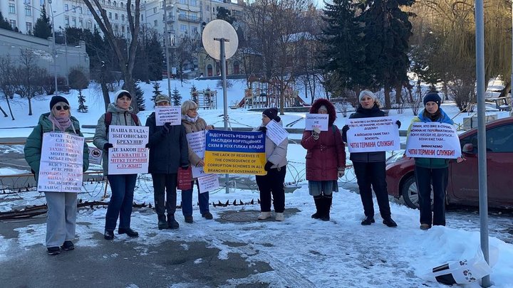 "Мрію почути голос сина та обійняти": у Києві відбулася традиційна акція "Не мовчи, полон вбиває"