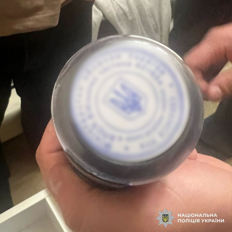 Правоохоронці заявили, що викрили у Києві афериста, який обіцяв прилаштувати на службу в управління розвідки