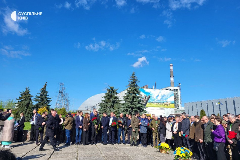 39 роковини Чорнобильської катастрофи: на ЧАЕС вшанували ліквідаторів