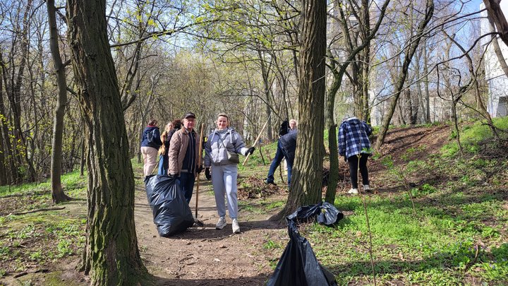 Весняна толока у Києві: за місяць прибрали близько 400 стихійних сміттєзвалищ
