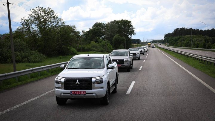 Київщина передала 72-й ОМБр імені Чорних Запорожців дрони та пікапи