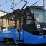 На столичній Воскресенці перекриють рух транспорту на тиждень: трамваї курсуватимуть зі змінами