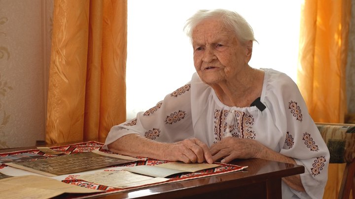 "Він просто зник, коли його забрали НКВДисти": у заповіднику "Биківнянські могили" вшанували жертв політичних репресій