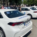 За підтримки ПРООН: автошколам для людей з інвалідністю передали автомобілі, які оснащені спеціальним обладнанням