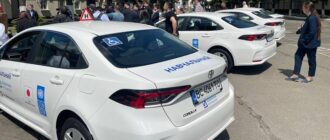 За підтримки ПРООН: автошколам для людей з інвалідністю передали автомобілі, які оснащені спеціальним обладнанням