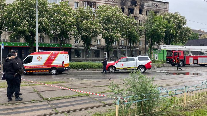 Під час дронової атаки на Київ загинула сім'я волонтерів і п'ять котів, одного вдалося врятувати