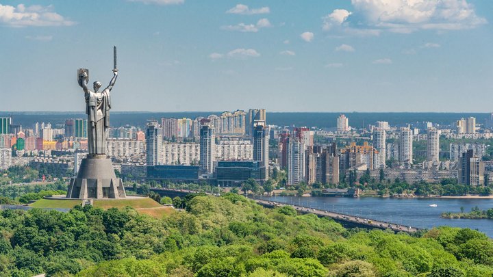 Зеленський призначив 8 нових очільників райдержадміністрацій у Києві