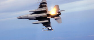 Украина потеряла истребитель F-16 во время воздушного боя: пилот спасся