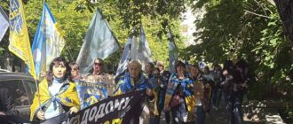 "Три роки пекла": у Києві відбулася хода в підтримку полонених захисників Маріуполя