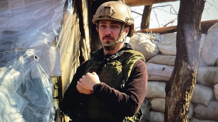 "Три роки пекла": у Києві відбулася хода в підтримку полонених захисників Маріуполя
