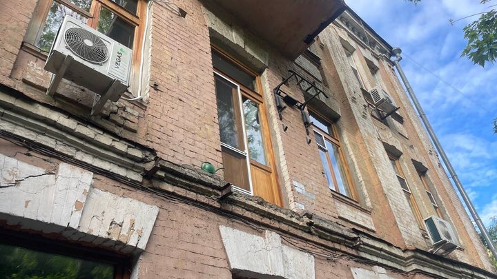 Потрібно попередити людей, що тут небезпечно: американський режисер Волтерс розказав, як падав разом з балконом