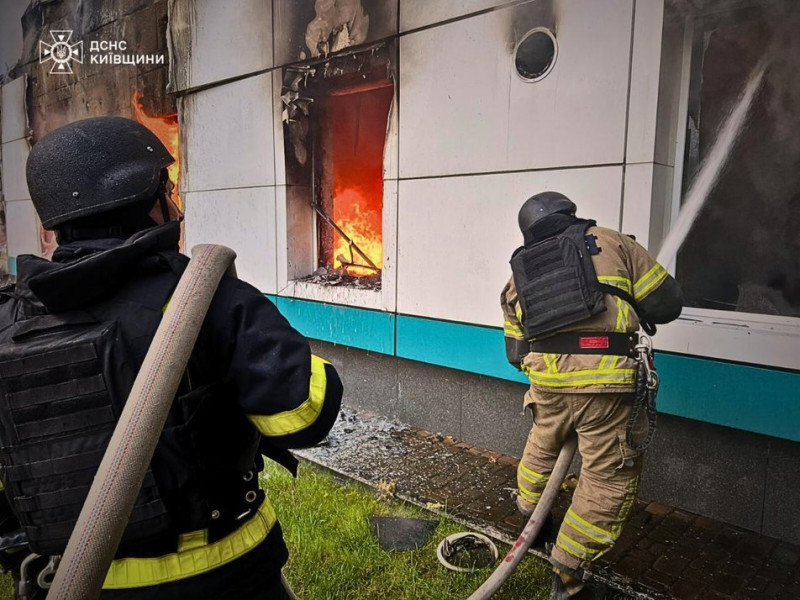 "Постраждала ціла сім'я": на Київщині Росія вбила жінку, її 4-річний син та батьки в лікарні. Прильоти були й в столиці