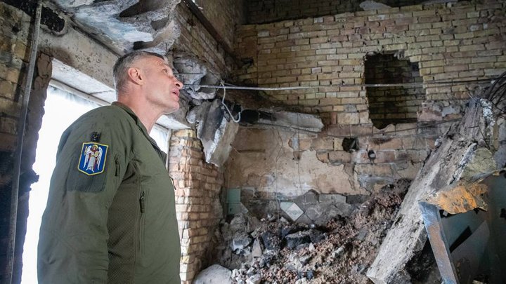 Одноразова виплата і компенсація оренди: Кличко про допомогу мешканцям пошкоджених будинків на Оболоні та Святошино