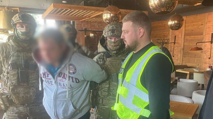 За 25 000$ допомагали втекти за кордон: у Києві постануть перед судом двоє підозрюваних