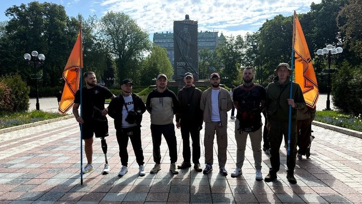 Реабілітація військових: ветерани з ампутаціями вирушили із Києва до Греції для участі у вітрильній регаті