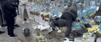 В Киеве произошла драка на Аллее Героев: виновницу уже задержали (видео)