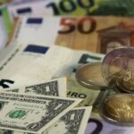 Курс валют в Украине 1 мая 2025 года: сколько стоит доллар и евро