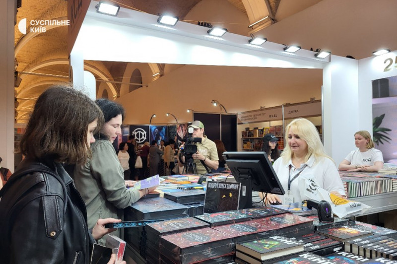 "Книжка, читання і загалом культура – те, що робить нас нами": у Києві стартував XIII "Книжковий Арсенал"