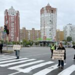 Хвилина мовчання: в Києві зупиняли рух для вшануванні загиблих військових