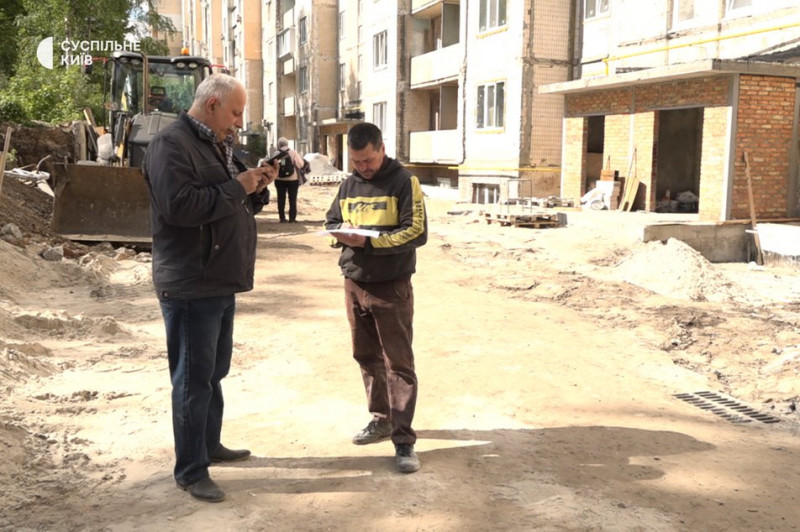 "Він у жахливому стані": на Солом'янці у Києві півтора року триває відновлення будинку, який зруйнувала російська ракета