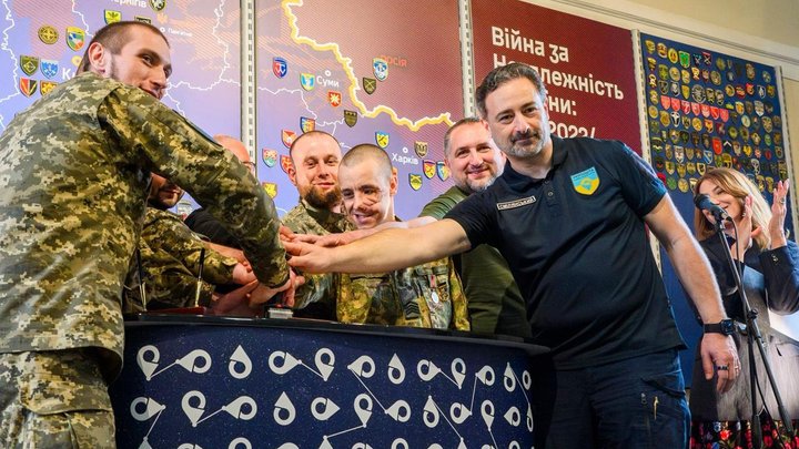 "Сіль землі": Укрпошта випустила марку, присвячену піхотинцям
