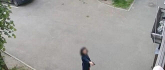 В Киеве женщина стреляла по дверям многоэтажки