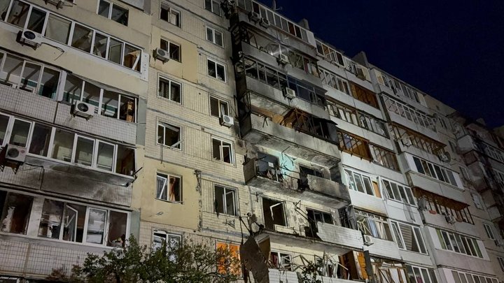 Нічна атака РФ на Київ: поранені люди, виникли пожежі у будинках