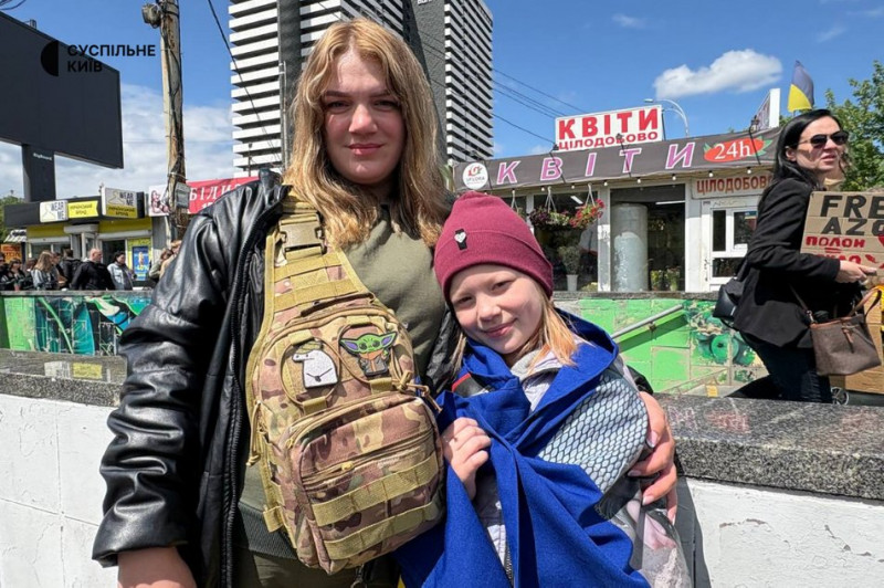 "Не страшно вийти на акцію, страшно бути в полоні": у Києві зібралися родичі військовополонених та зниклих безвісти
