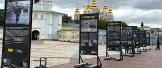 "Оглушлива тиша": у Києві відкрилася фотовиставка, присвячена військовополоненим