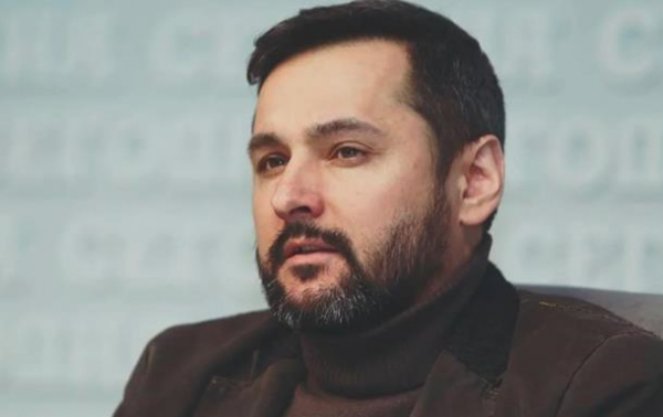 Белоус покинул должность директора Молодого театра