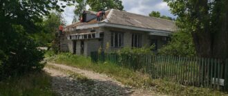 Пошкоджені житлові будинки у Дарницькому районі Києва: для мешканців розгорнули штаб допомоги