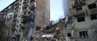 Загиблі люди, десятки постраждалих і поруйновані будівлі: що відомо про нічну масовану атаку РФ на Київ