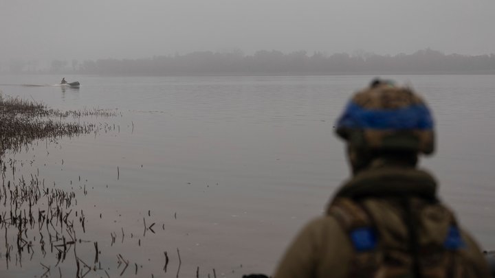 "Вони є. Просто ще не вдома": у Києві рідні зниклих безвісти воїнів під Кринками на Херсонщині вийшли на акцію