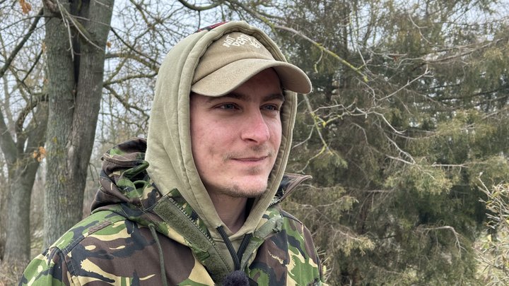 "Вони є. Просто ще не вдома": у Києві рідні зниклих безвісти воїнів під Кринками на Херсонщині вийшли на акцію