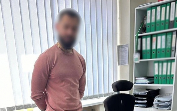В Киеве сотрудник МВД торговал "красивыми" автомобильными номерами