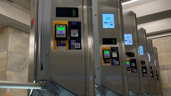 У столичному метро тимчасово недоступна безконтактна оплата проїзду: яка причина