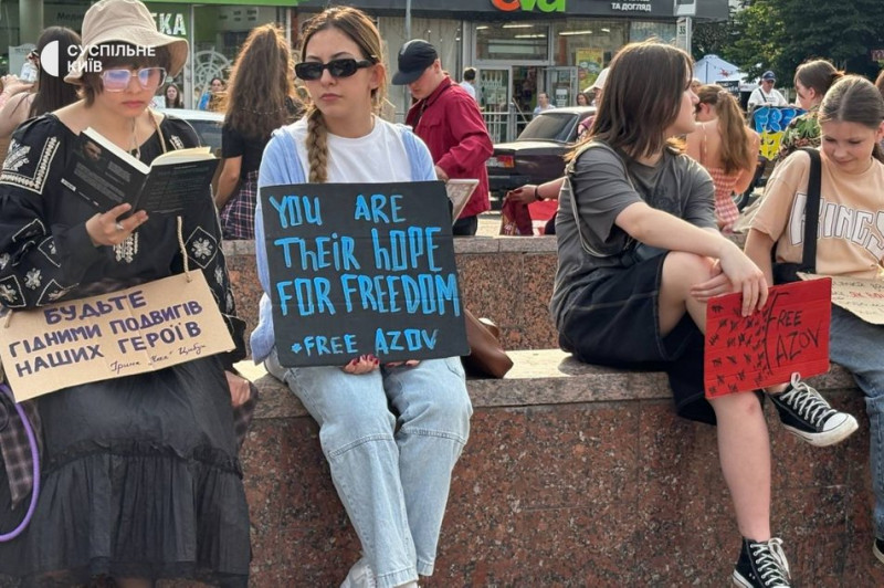 Free Azov: у Києві пройшла акція на підтримку полонених та зниклих безвісти військових