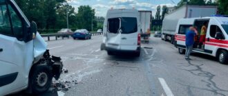 У Києві сталася потрійна ДТП, в якій постраждали четверо дітей