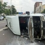 Масштабна ДТП у Києві: перекинувся пасажирський мікроавтобус, є травмовані
