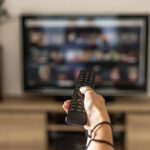 Какие новые минисериалы с украинской озвучкой есть на Netflix?