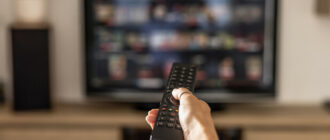 Какие новые минисериалы с украинской озвучкой есть на Netflix?